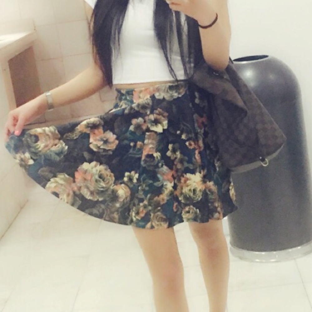 Zara floral skirt