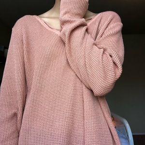 LIKE NEW!! Peachy pink sweater
