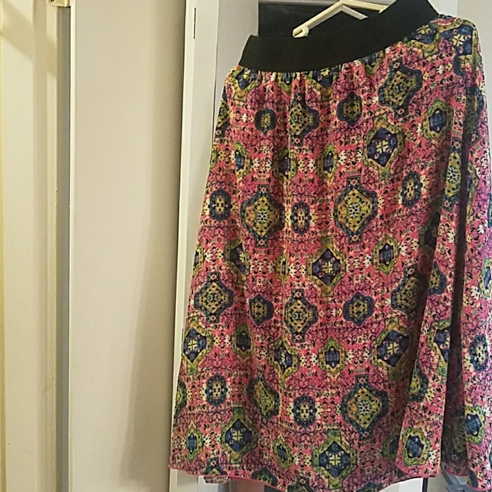 LuLaRoe Lola