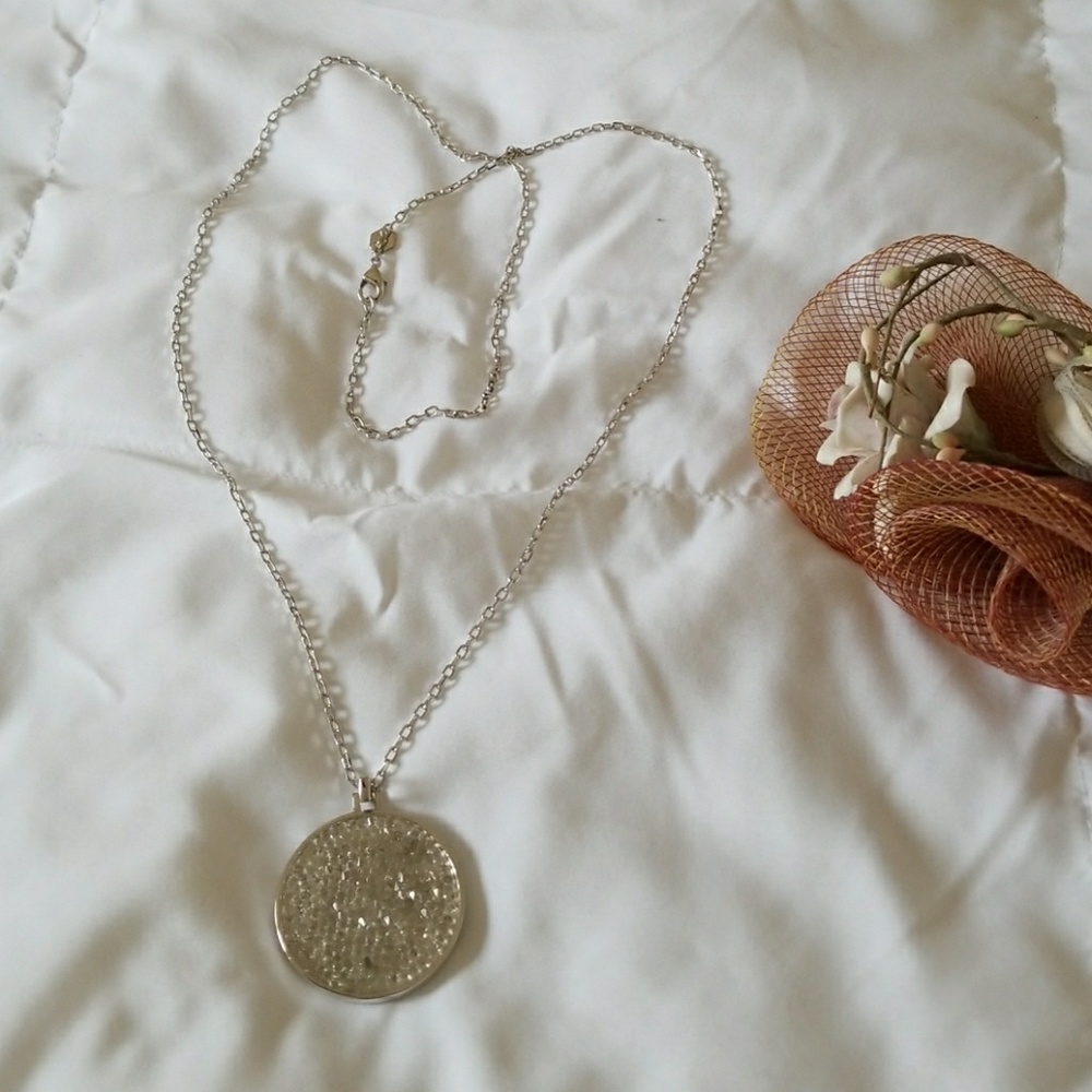 NWOT - Double sided pendant (Will come w/ box)