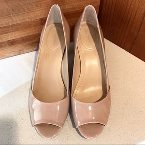 Nude patent peep toe pumps Calvin Klein 7.5