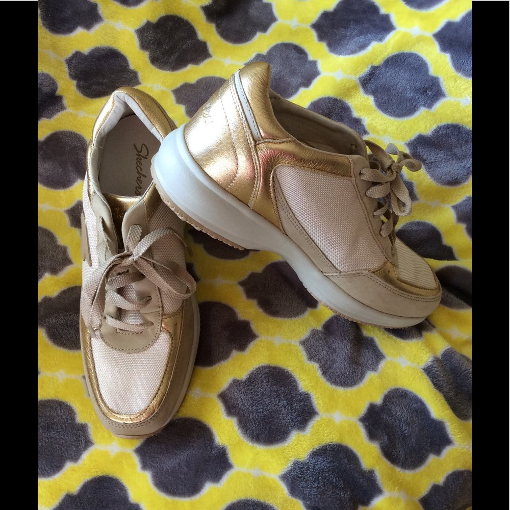 Skechers Hidden Wedge Sole
