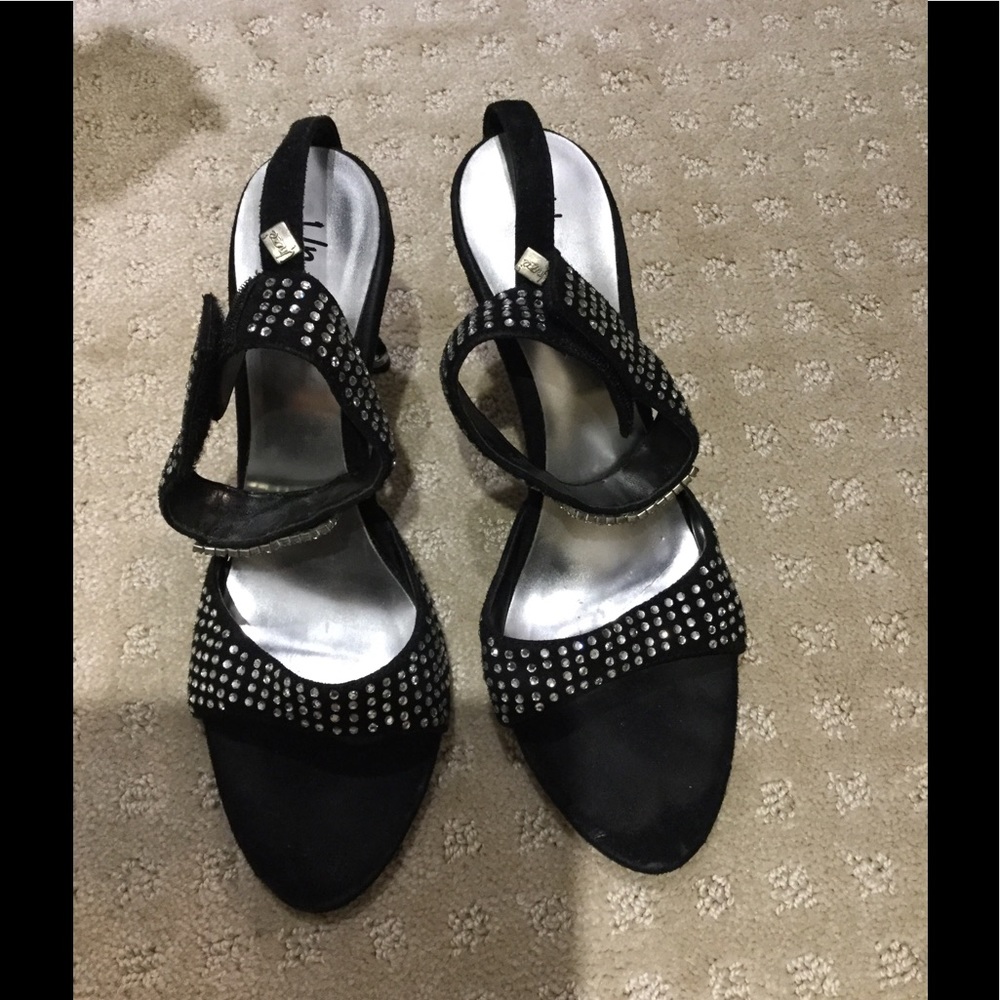 Shoes - Picture 1 of 4