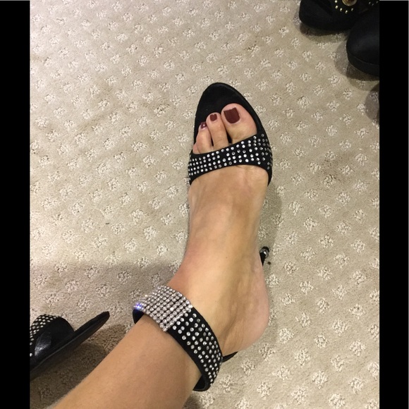 Shoes - Picture 2 of 4