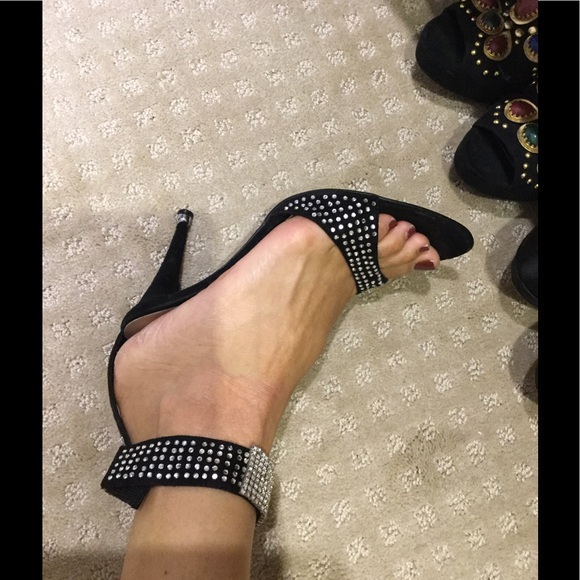 Shoes - Picture 3 of 4