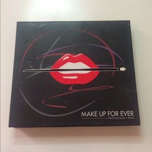 MAKE UP FOR EVER Artist Pallet