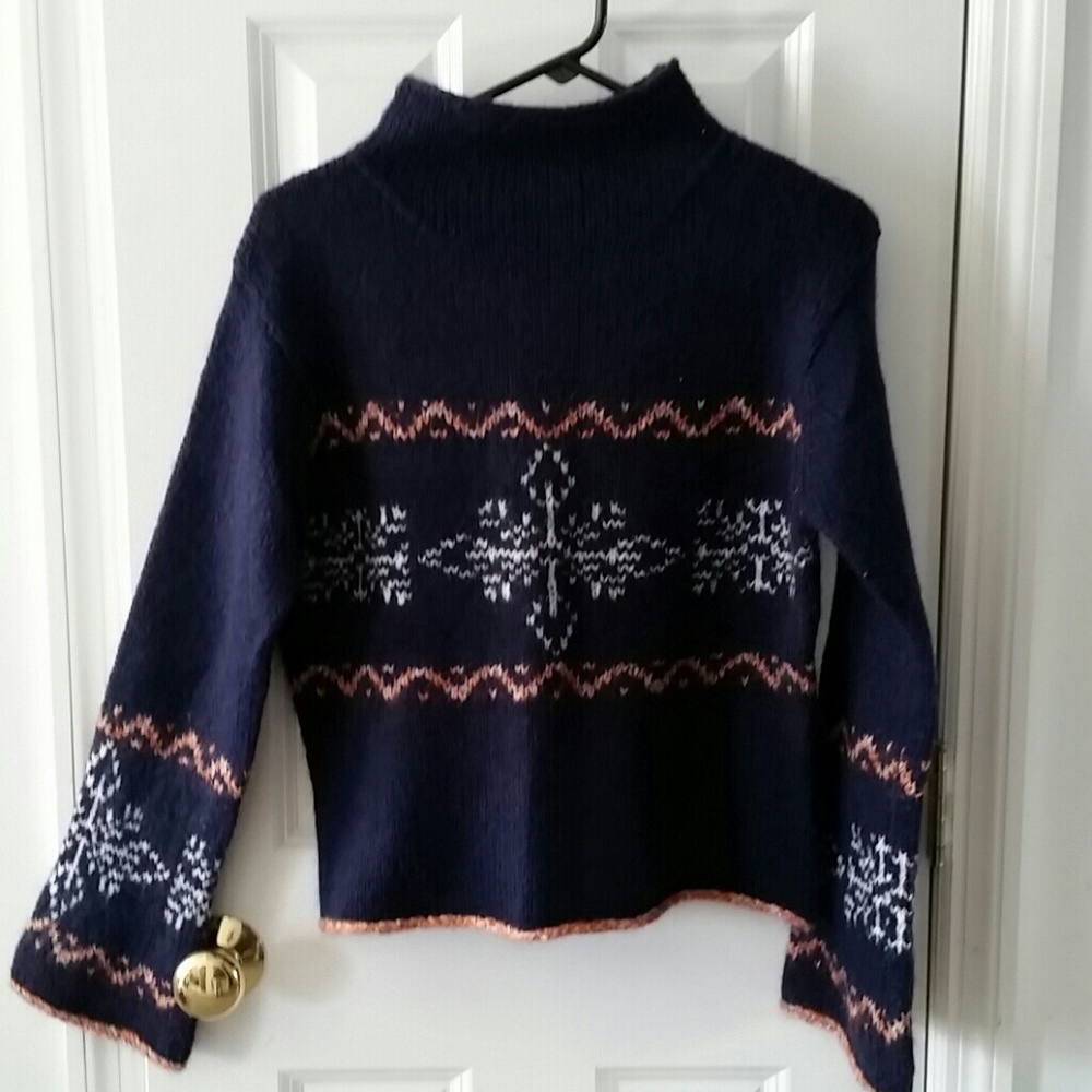 Womans navy blue sweater