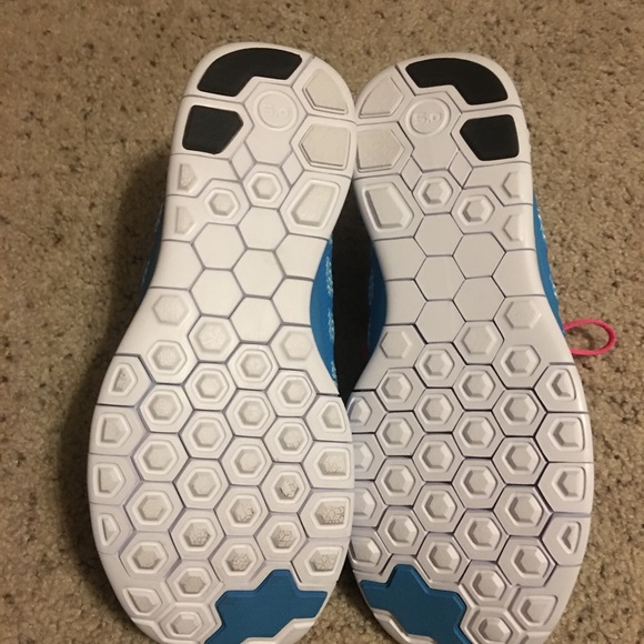 New Nike Free 5.0 - Picture 3 of 4