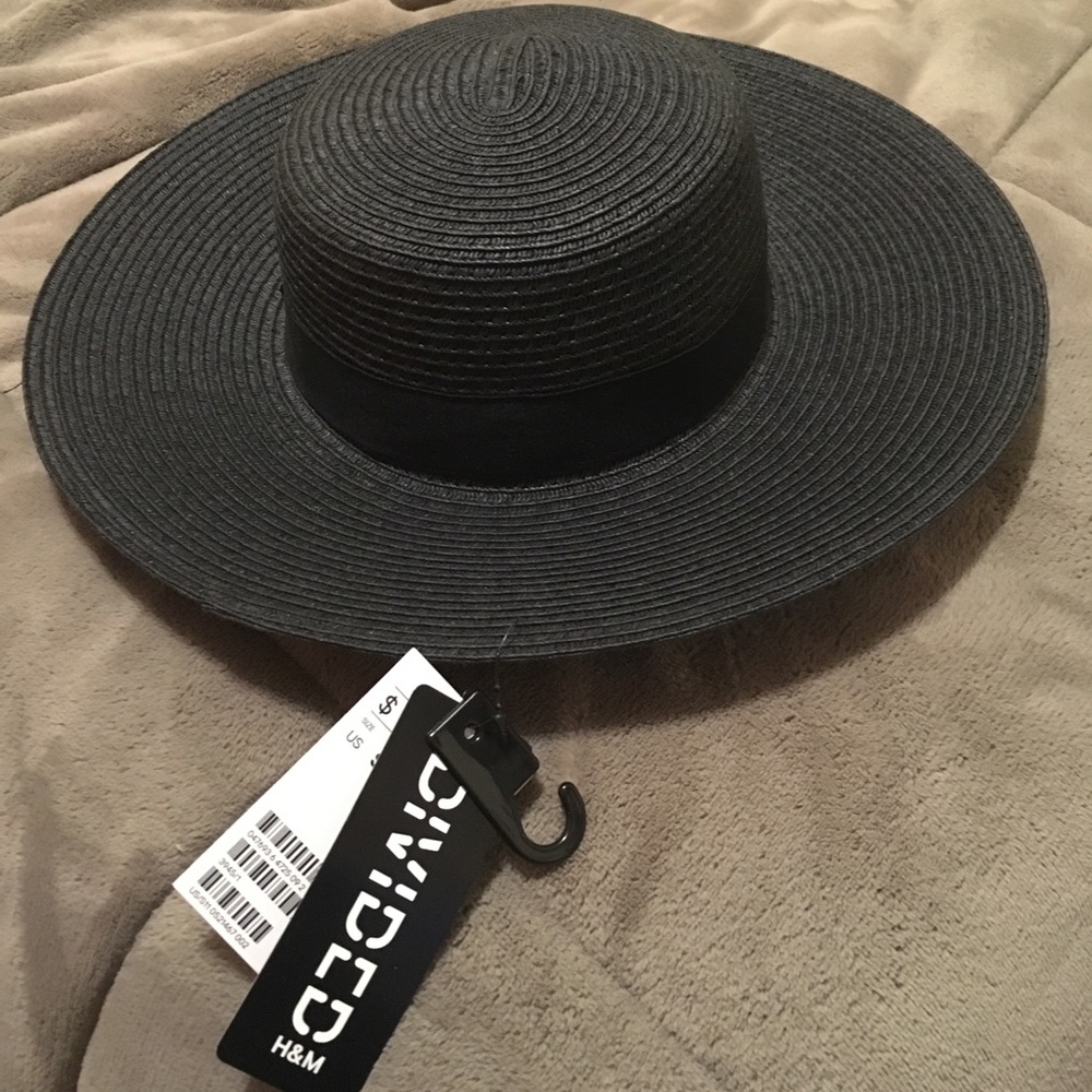 Black panama hat