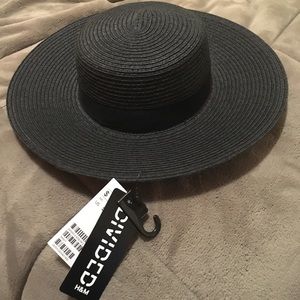 Black panama hat