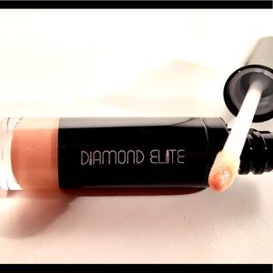 Luxury Elite Lipgloss—> Color: ‘Creme Fraipe’