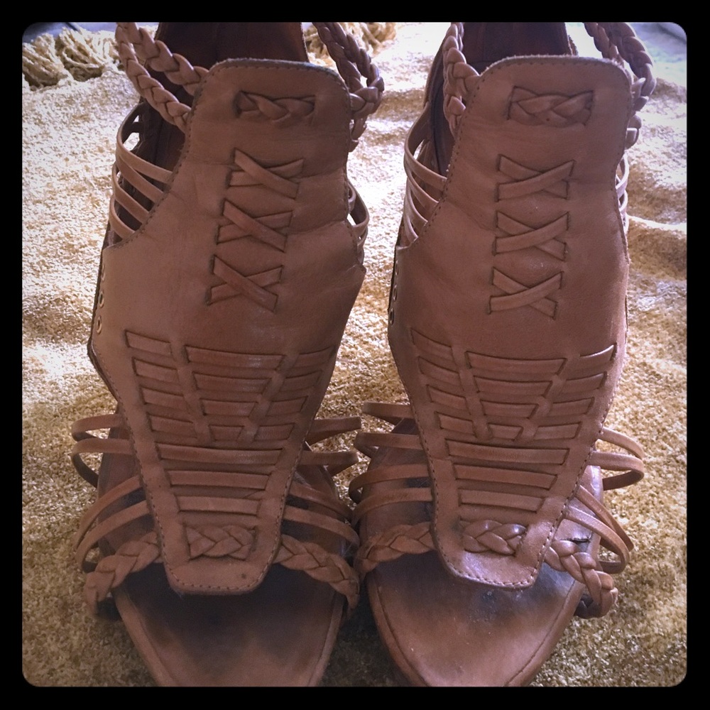Open toe sandals