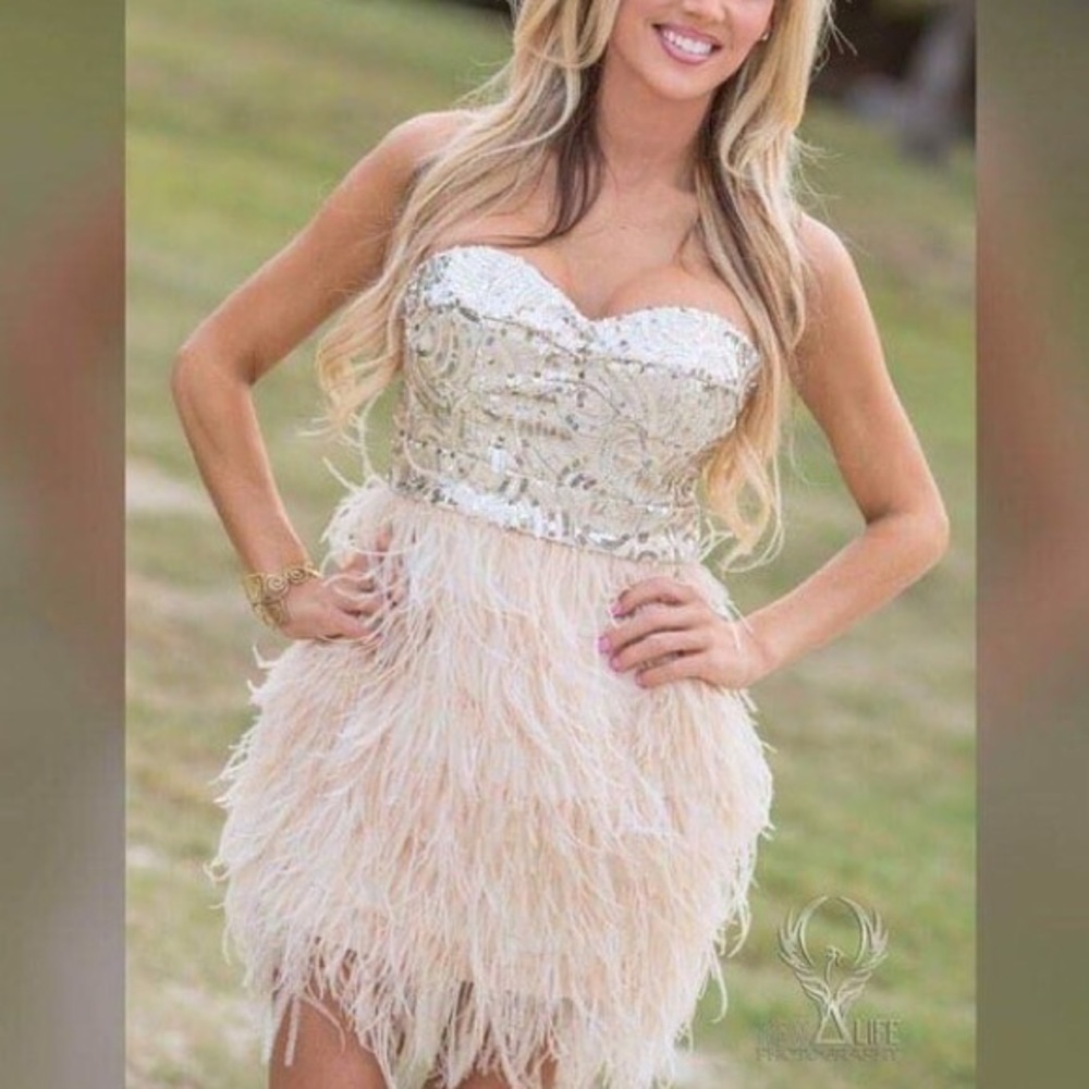 🔥 Gorgeous Bebe Sequin and Feather Cocktail Dress