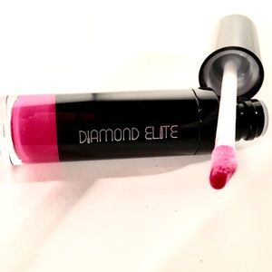 Luxury Elite Lipgloss—> Color: ‘Upgrade’