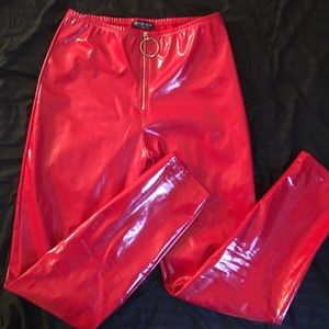 PLEATHER RED PANTS