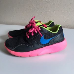 Girls Nike sneakers, size 1
