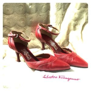 Hand-stitched Red leather Ferragamo 7cm heels