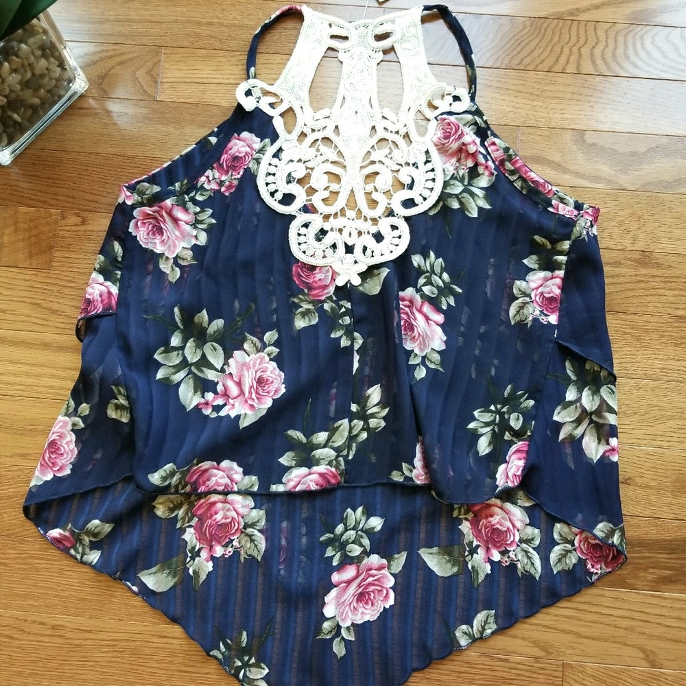 Pretty Flowy Top - Picture 2 of 5