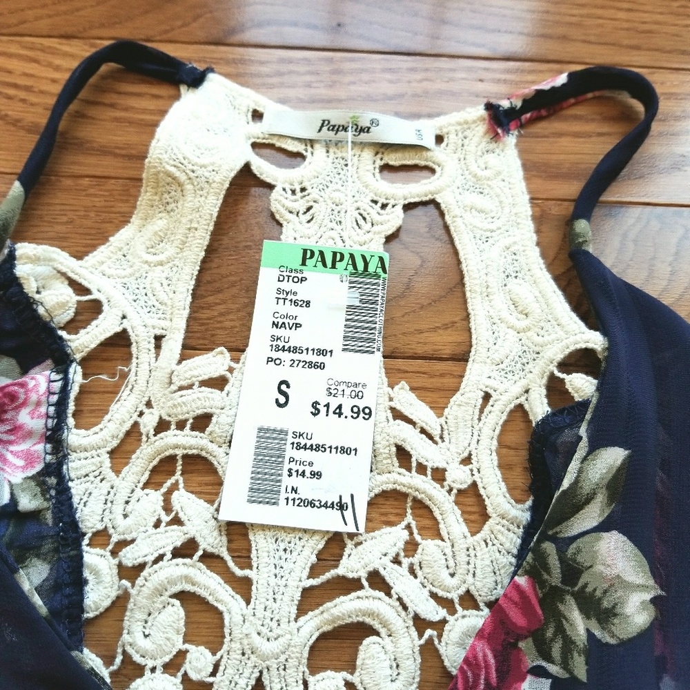 Pretty Flowy Top - Picture 5 of 5