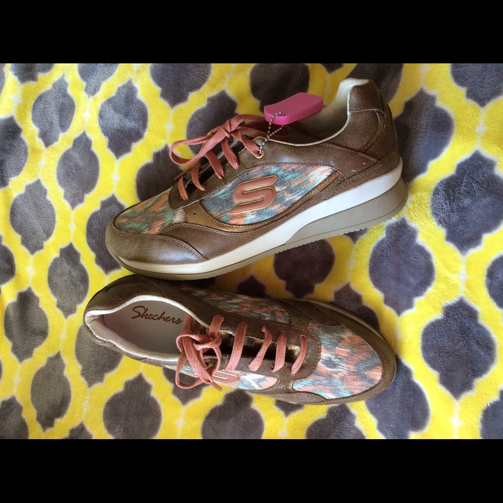 Skechers Women Vita Hidden Wedge Comfort Sneakers