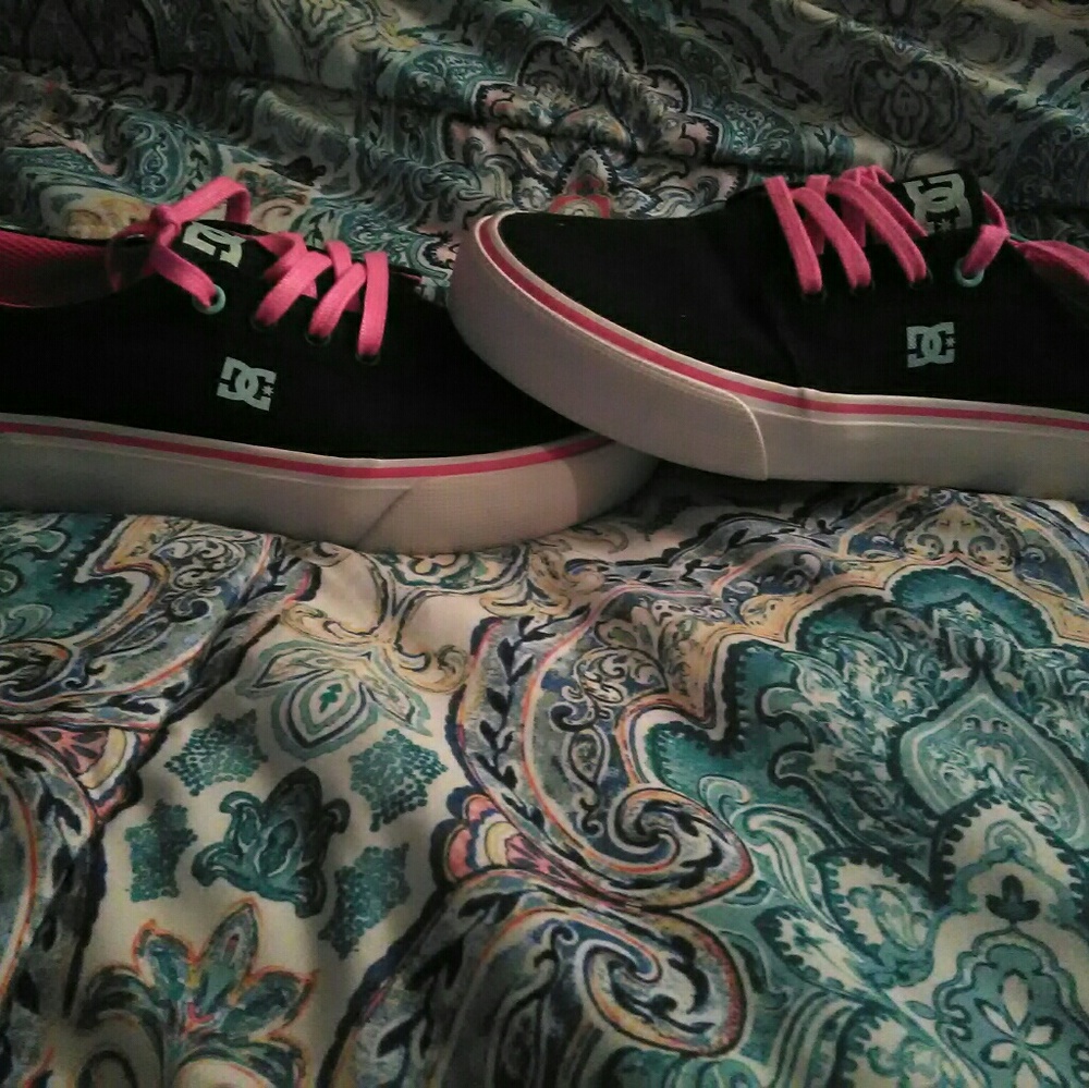 *Closet Clear Out Sale* DC Sneakers