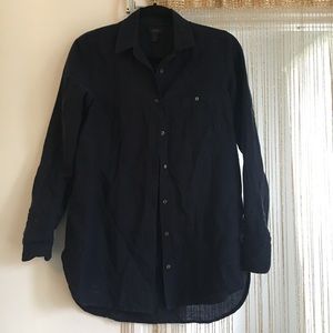 Basic navy buttondown