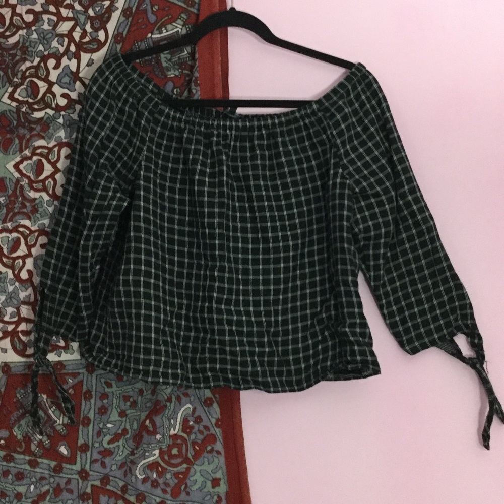 Grid off shoulder top with tie sleeves