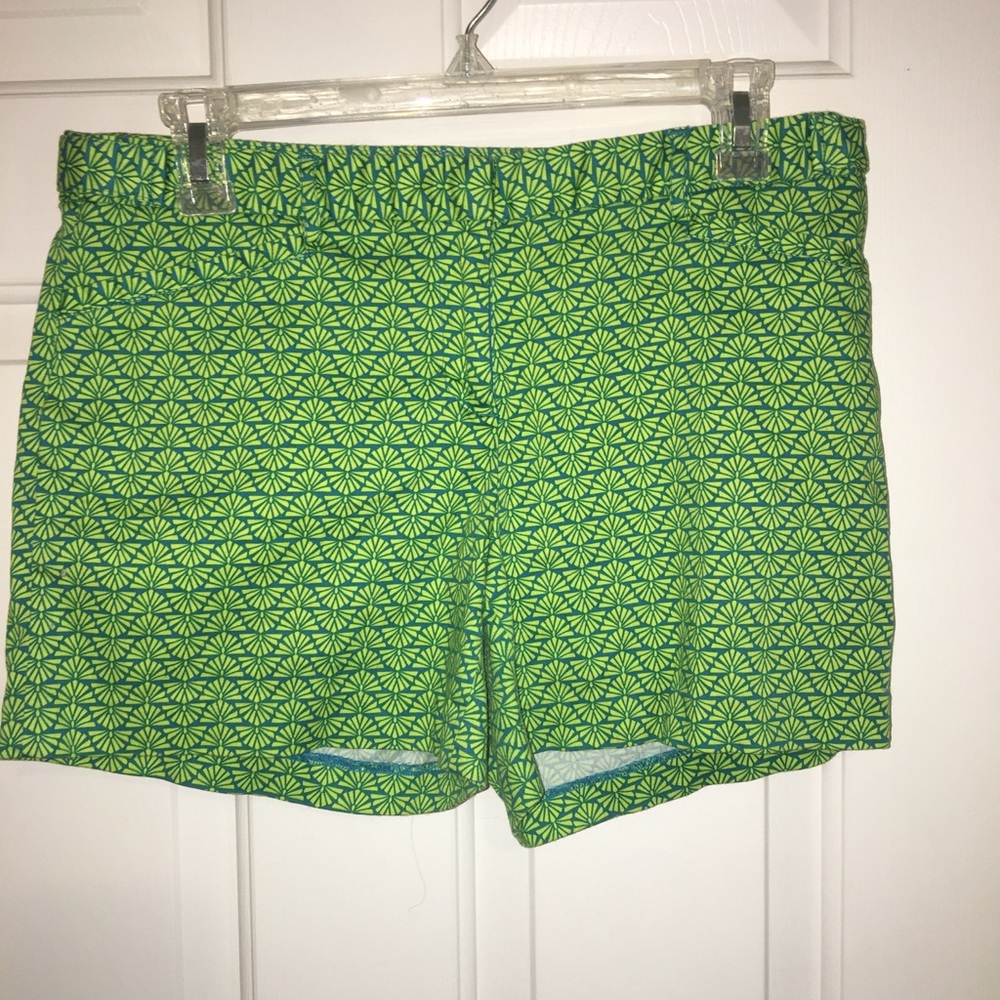 Mid rise modest patterned shorts