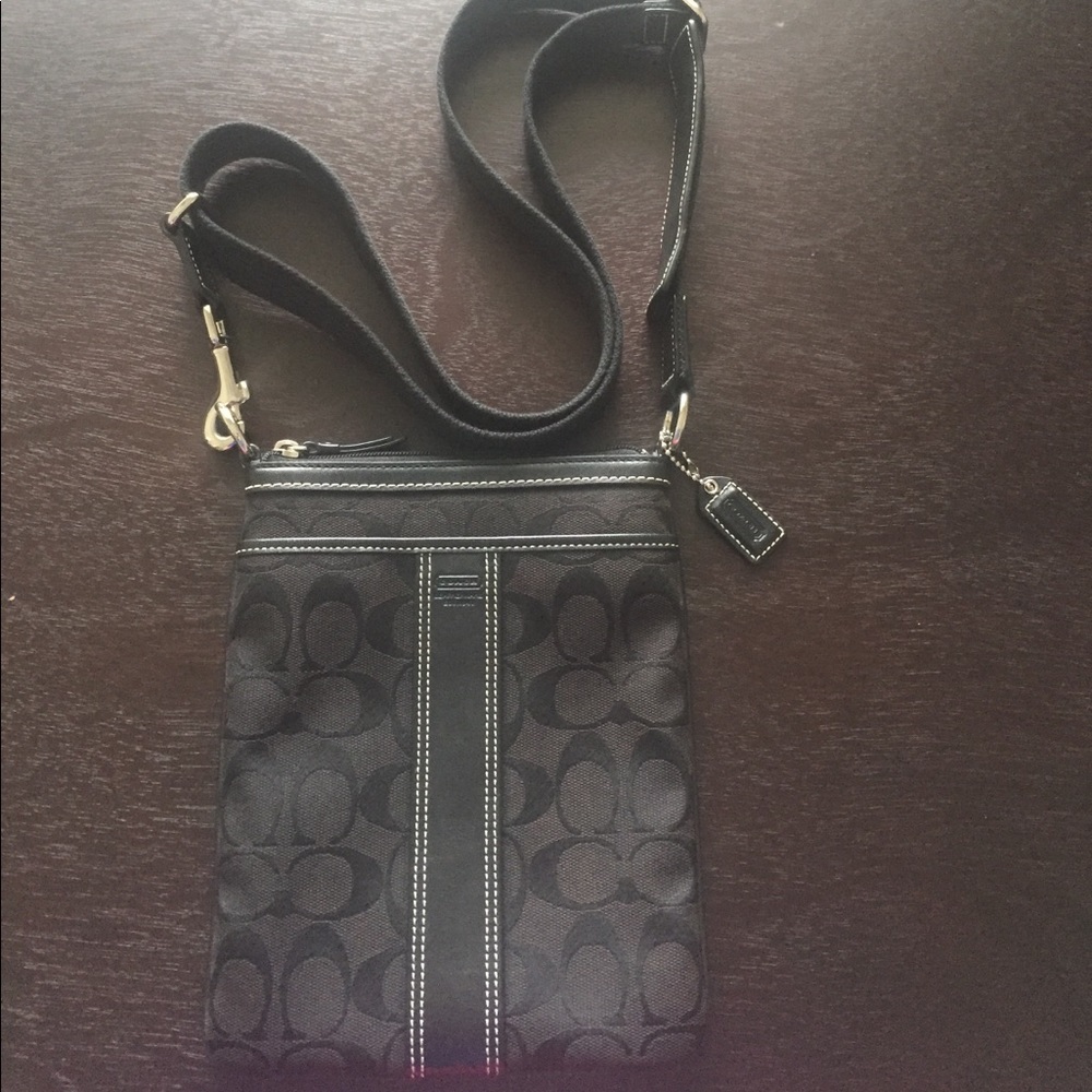 Coach black Signature Messenger Crossbody