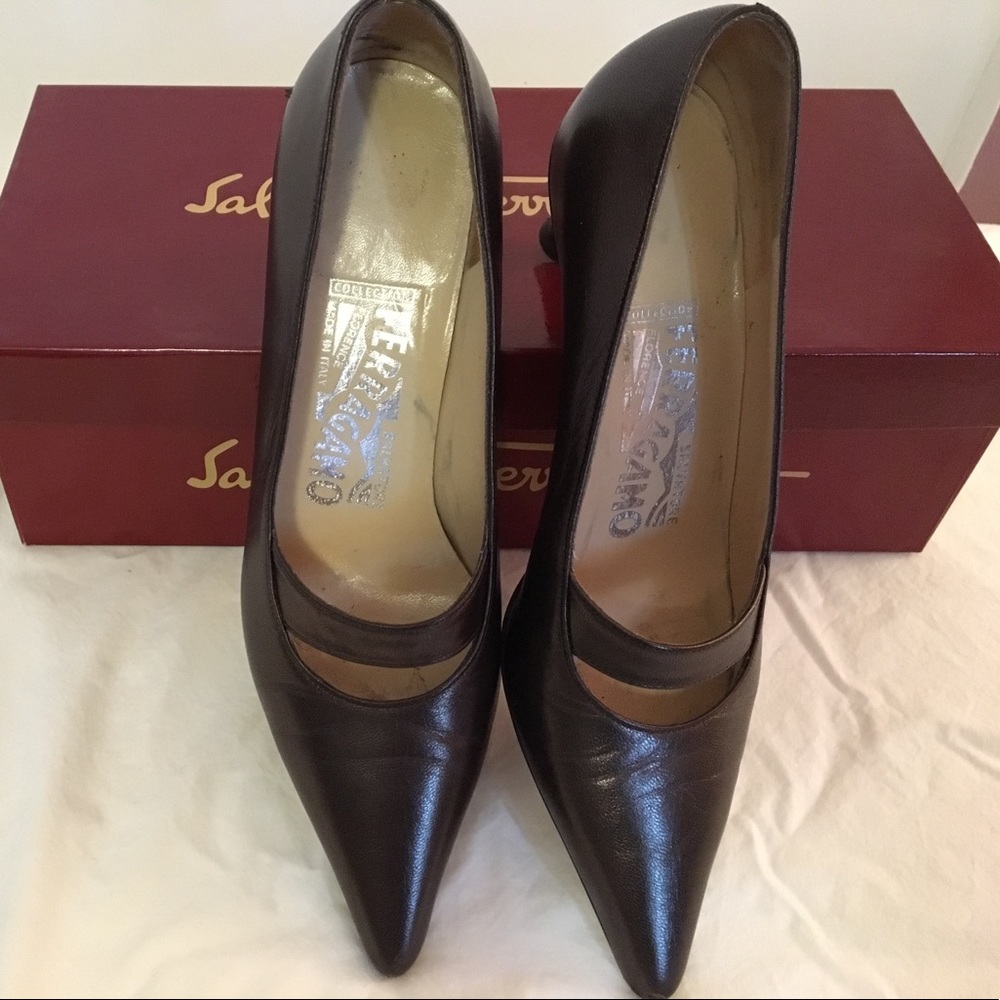 Ferragamo kitten heeled pumps