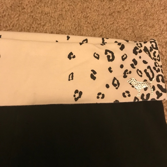 VS fold over yoga capris - Picture 2 of 5