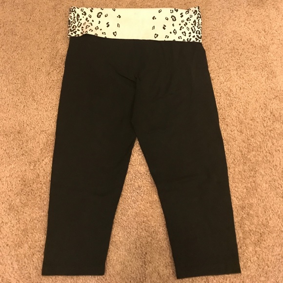 VS fold over yoga capris - Picture 3 of 5