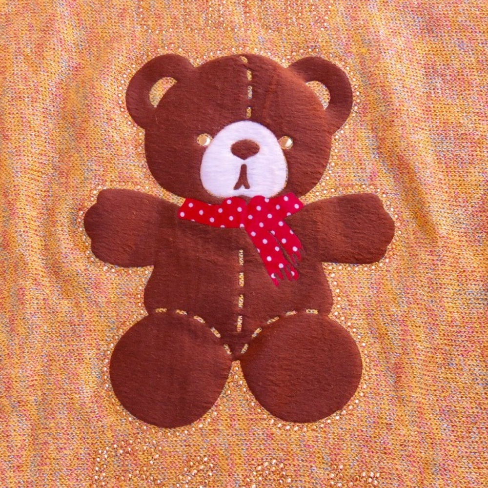 JUST IN🌷 Cuddly Bear Top - Picture 3 of 4