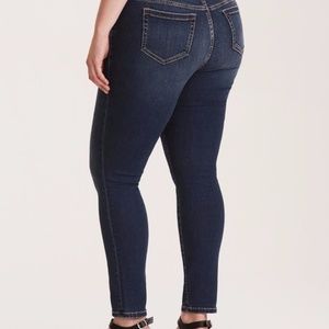 NWOT Torrid Skinny Jeans 16R