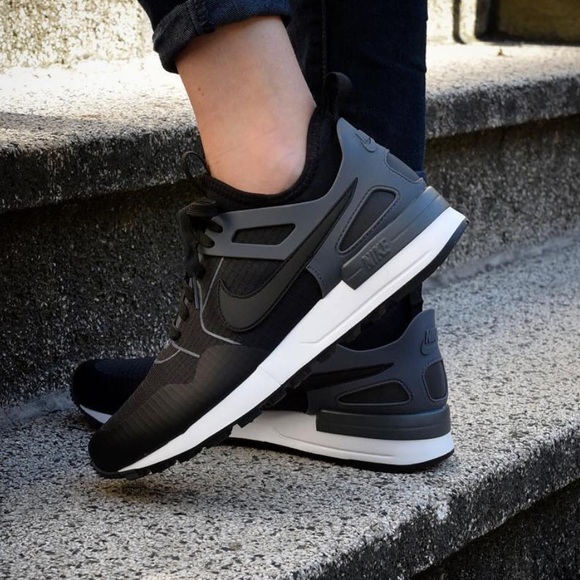 Nike Shoes - NWT Nike Air Pegasus black 👣