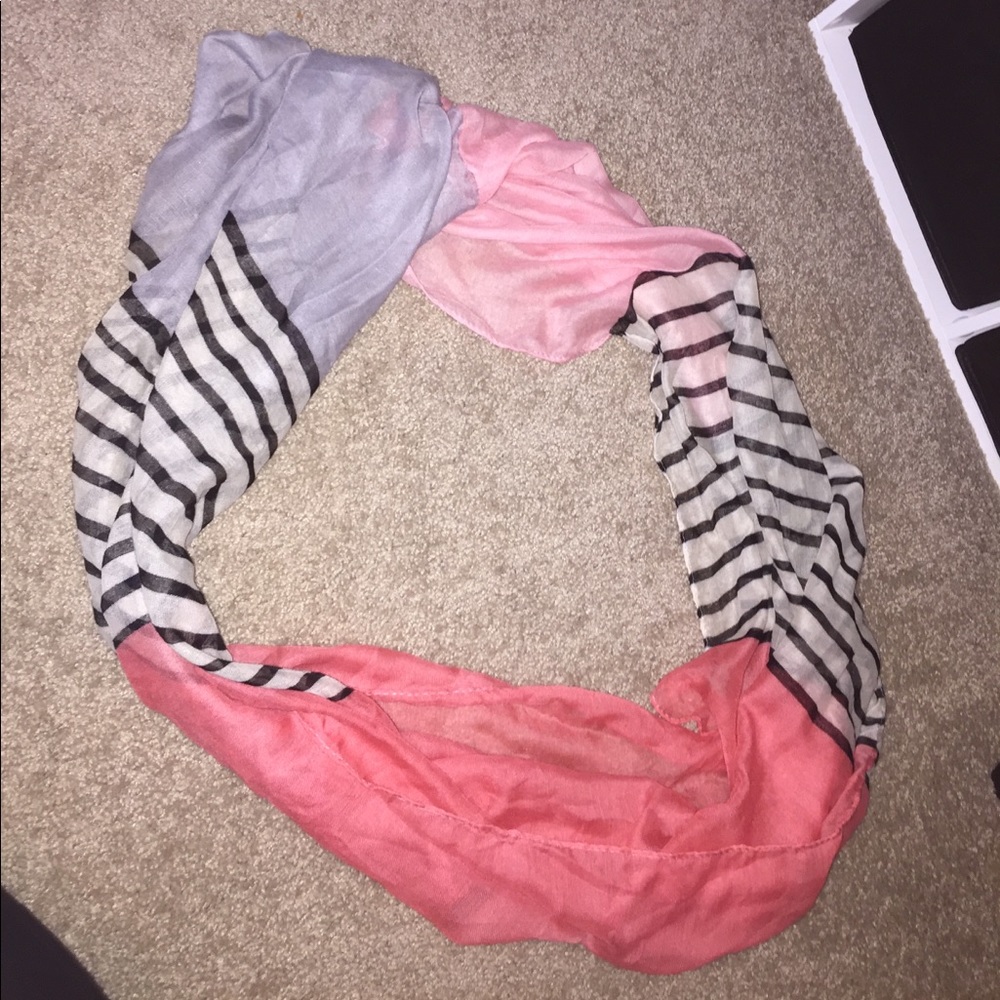 Infinity scarf