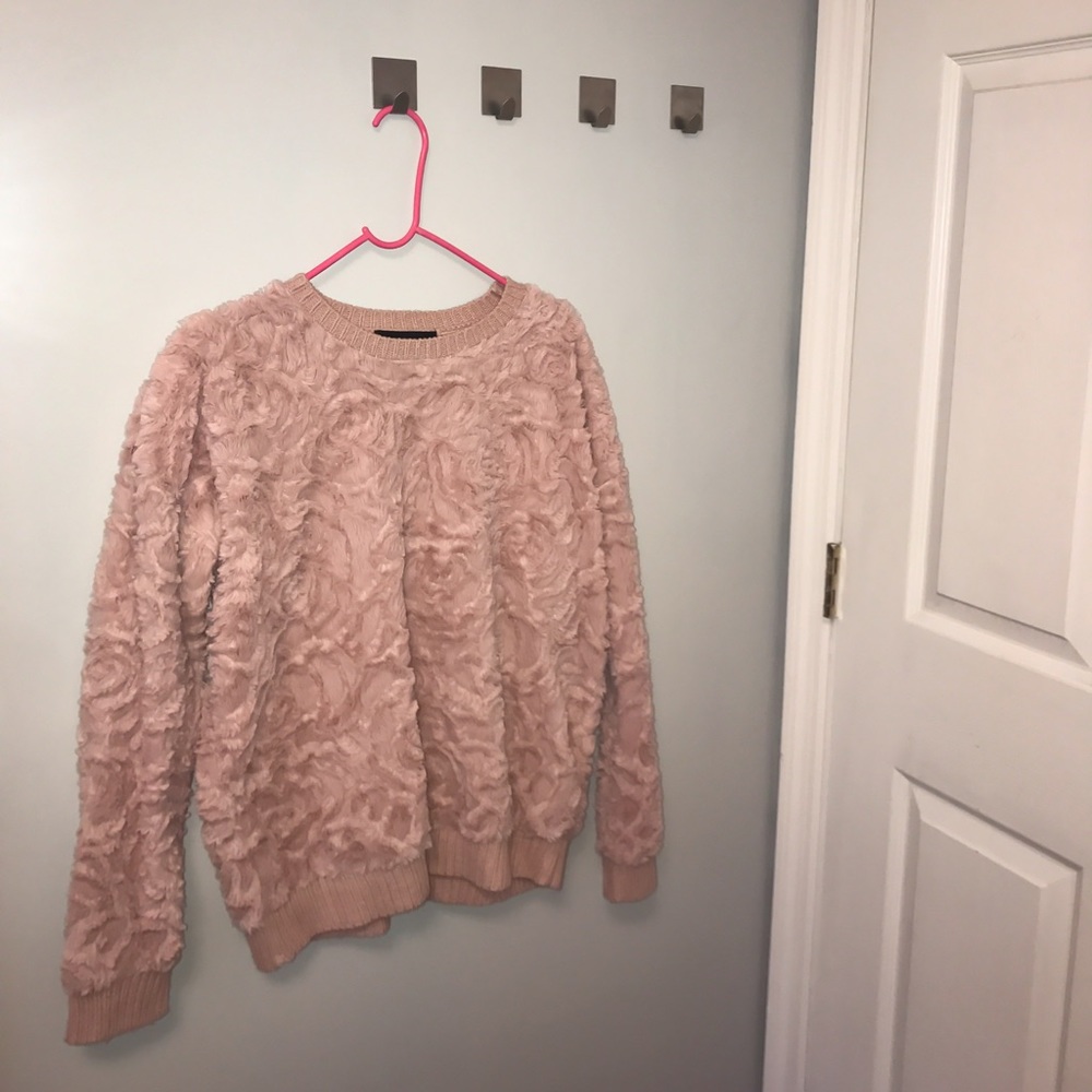 POWDER PINK FLOWER SWEATER
