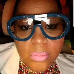 Meet your Posher, Leezette