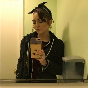 Meet your Posher, Kendra