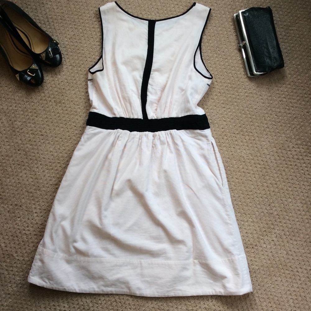 Leifnotes Open Air Theater Dress - Picture 7 of 8