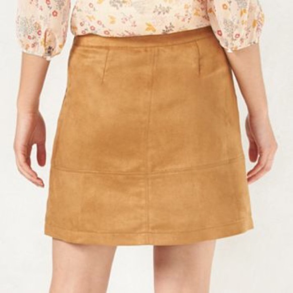 ❤️❤️NWT Suede Lace Up Camel Skirt - Picture 2 of 8