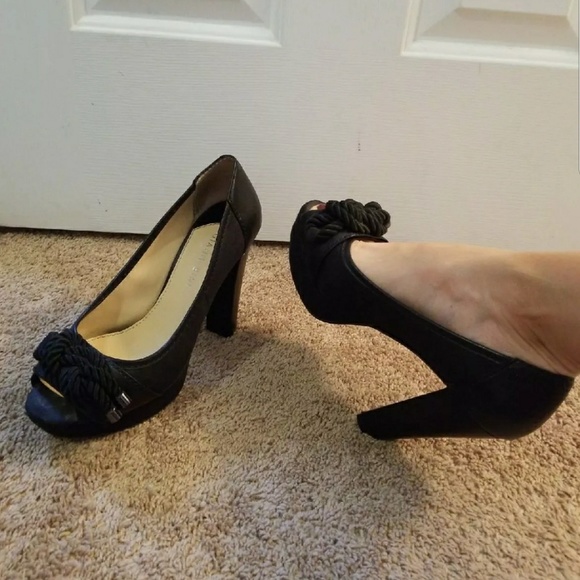 GIANNI BINI LEATHER PEEP TOE PUMPS, 8 - Picture 2 of 4