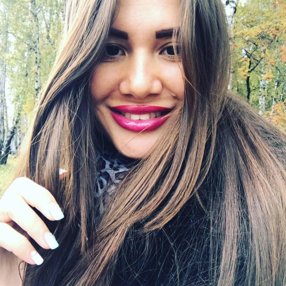 Meet your Posher, Dina