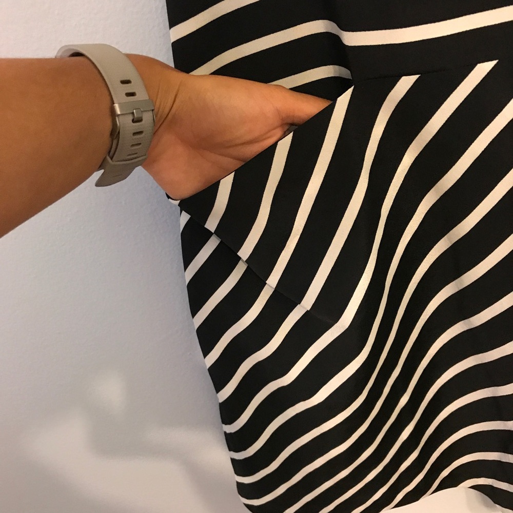 Racerback black and white striped dress - Picture 4 of 6