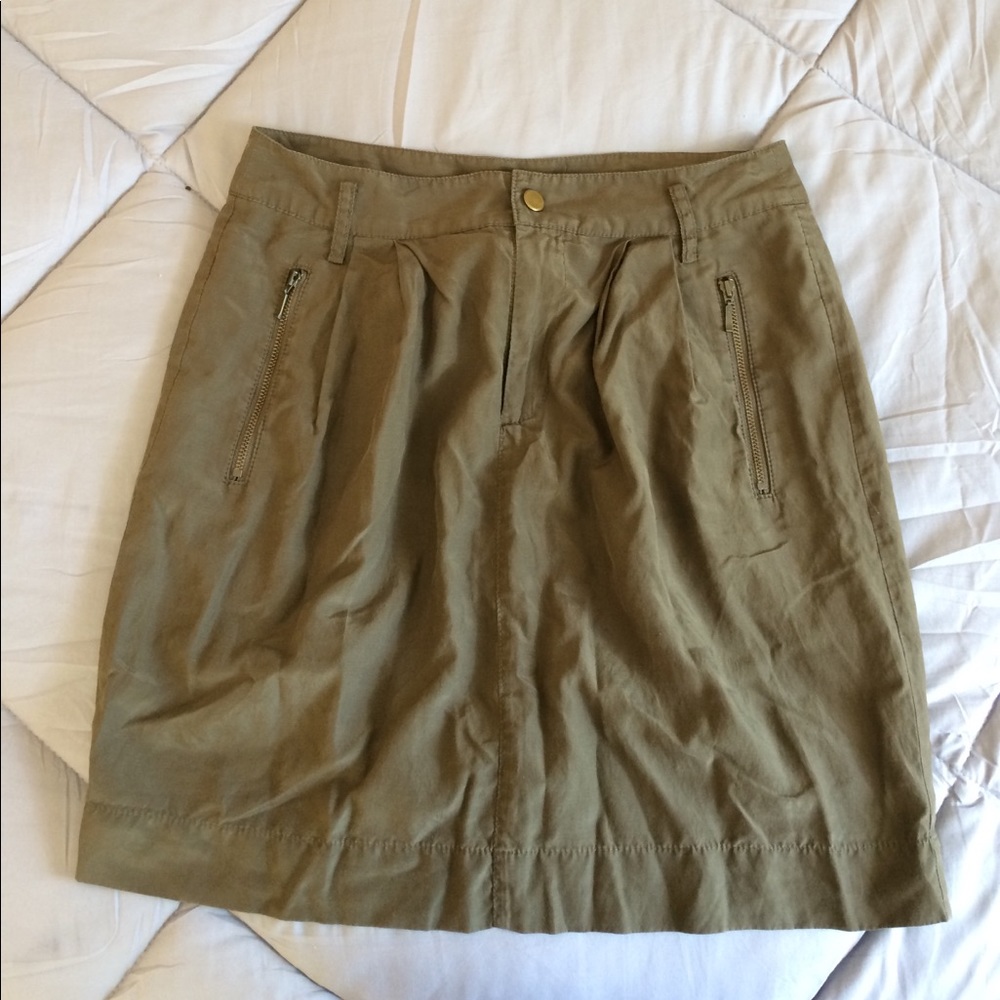 Banana Republic green skirt