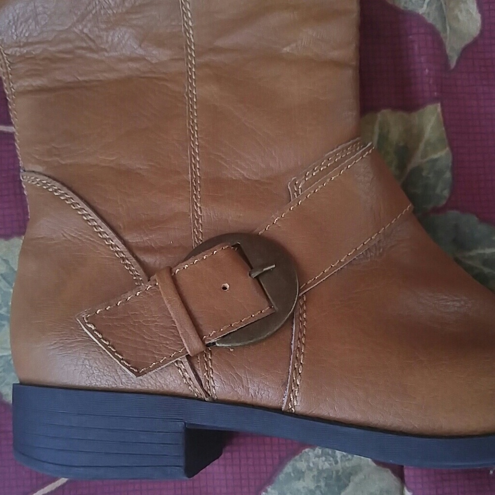 Jasmine Boots - Picture 3 of 5
