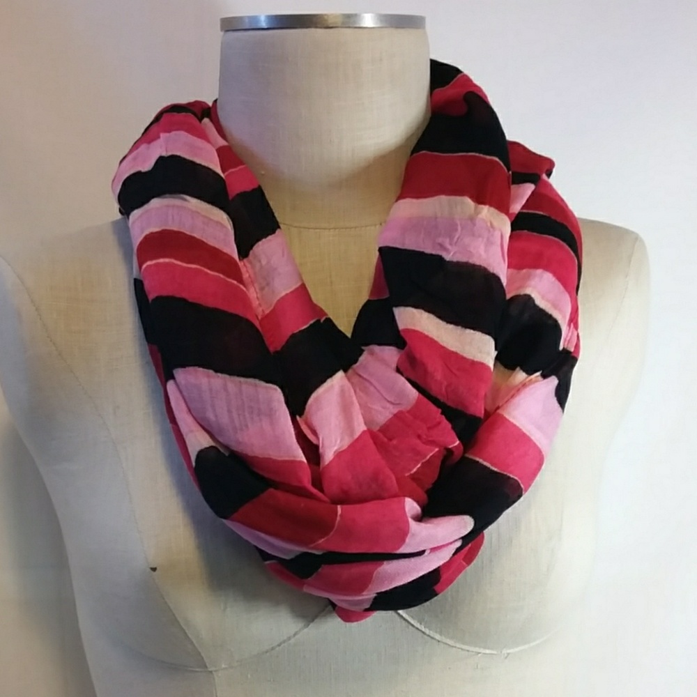 Stella & dot Palm Springs Red Multi Stripe Scarf - Picture 6 of 6