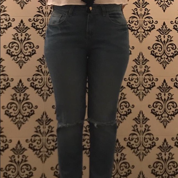 Bell Bottom Cutout Jeans 👖 - Picture 4 of 4