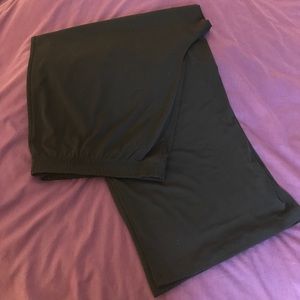 Flowing black dress pant