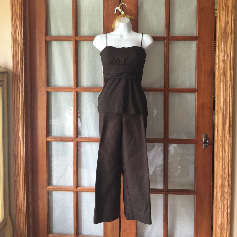 Support Stretch top, crop linen slacks
